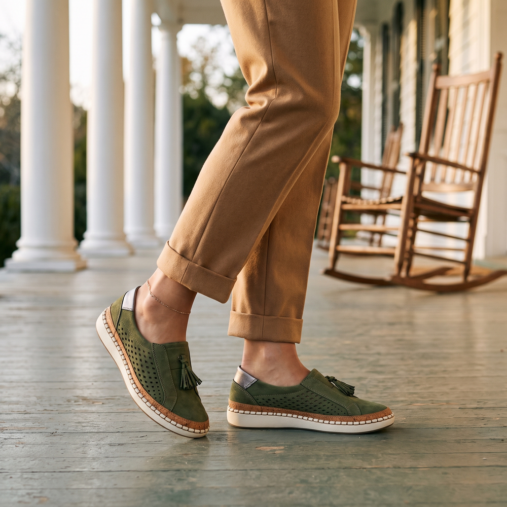 Bancroft & Lane Siena on an estate porch